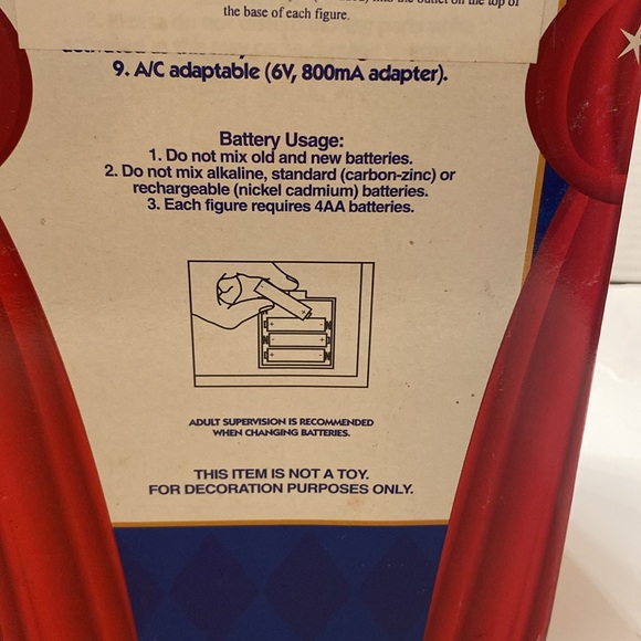 Dancing Claus Couple Figurines - Picture 6 of 12